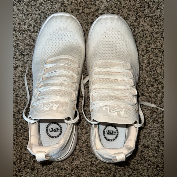 APL- TechLoom Breeze Sneaker in Beach & Speckle - Picture 3 of 9